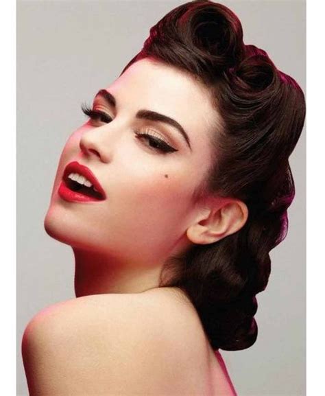 2021 Popular 50s Updo Hairstyles For Long Hair