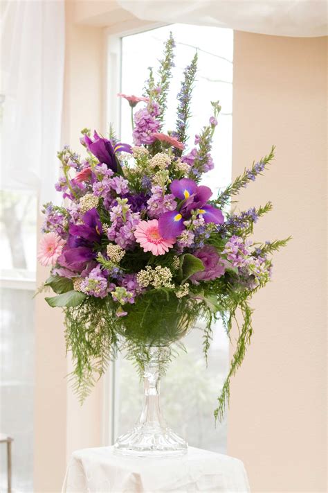 Centerpiece packages come in a wide variety of flower and color combinations, and are offered in bulk quantities to allow you to decorate your entire event space. Creating a Beautiful Garden Fresh Centerpiece » Blooms Today