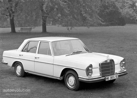 Just like the center stack, it's now cleaner with absolutely no controls or buttons below the. MERCEDES BENZ S-Klasse (W108/W109) specs & photos - 1965 ...