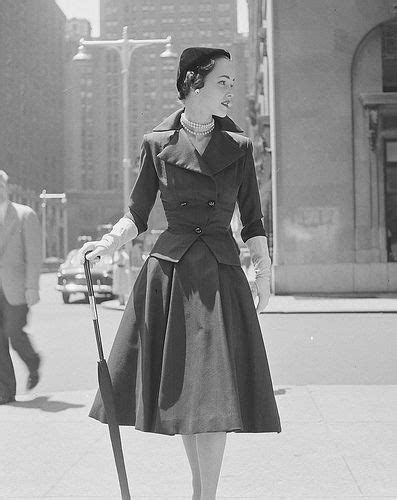 City Fashions Photo By Nina Leen 1951 Estilos De Moda Retro