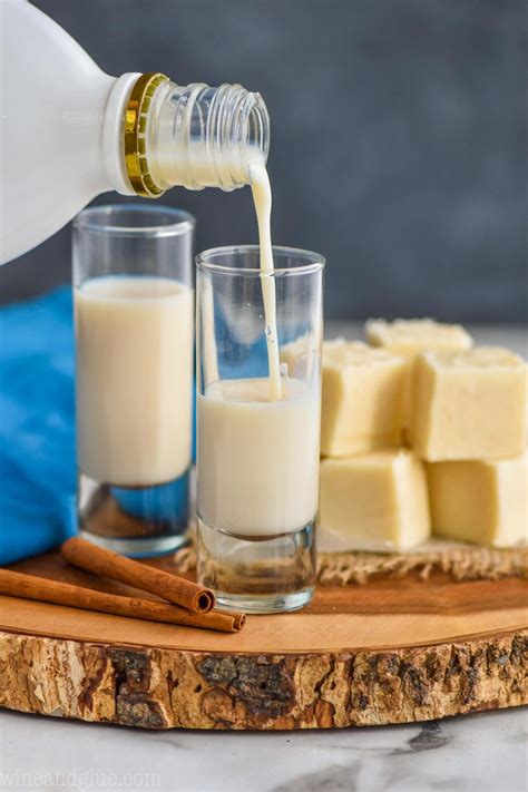 This cream liqueur is the latest darling of the cocktail world and for good reason: Rum Chata Fudge is such an easy fudge recipe that is perfect for all your favorite grown ups ...