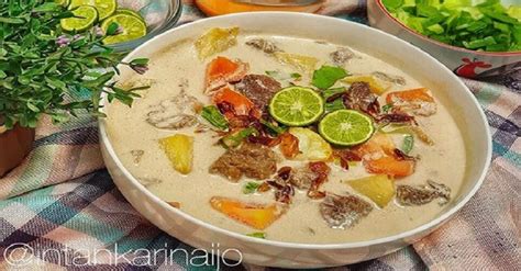 Di antara sajian daging berkuah santan, soto betawi menempati posisi atas yang jadi favorit banyak orang. Resep Soto Betawi, Rasanya Gurih Ditambah Campuran Susu