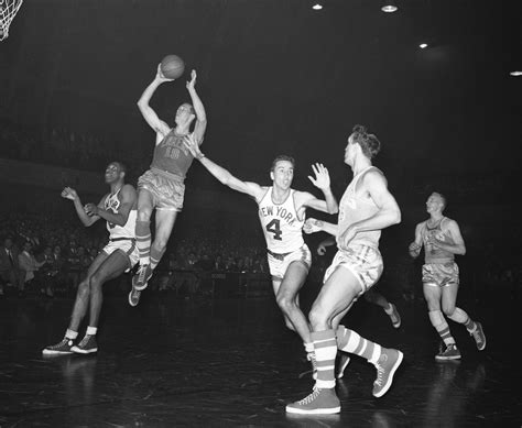 Vern Mikkelsen, Hall of Famer Who Won Four Titles With the Lakers, Dies at 85 - The New York Times