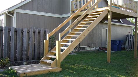 These robust and durable exterior stair railings are available at the most reasonable prices. Stair Railings Exterior Grown — Home Decorations Insight ...
