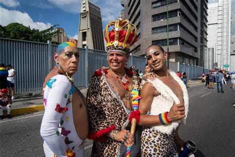 caracas se tiñó de arcoíris para conmemorar el mes del orgullo lgbtiq el diario