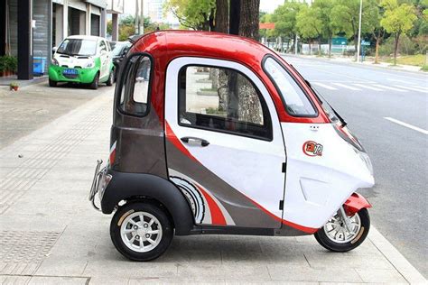 China Cheapest Electric Mini Car 3 Wheelers Closed Electric Tricycles