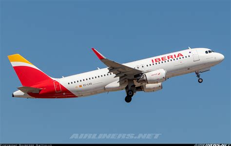 Airbus A320 216 Iberia Aviation Photo 5642125
