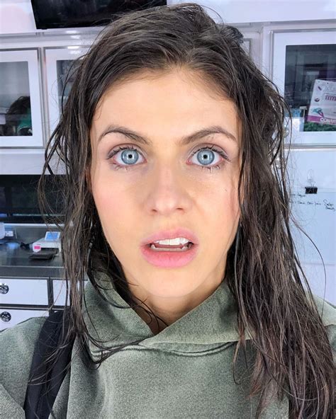 Alexandra Daddario Is Totally Taking Our Hearts With Her Marvellous Wonderful Eyes Iwmbuzz