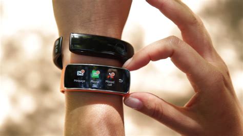 Review Lg Lifeband Touch And Samsung Gear Fit The New