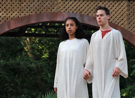 Review The Tragedy Of Romeo And Juliet By Elm Shakespeare Company