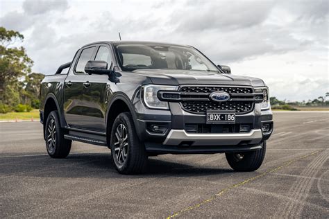 2023 Ford Ranger V6 V 2022 Volkswagen Amarok V6 Dragparison Carexpert