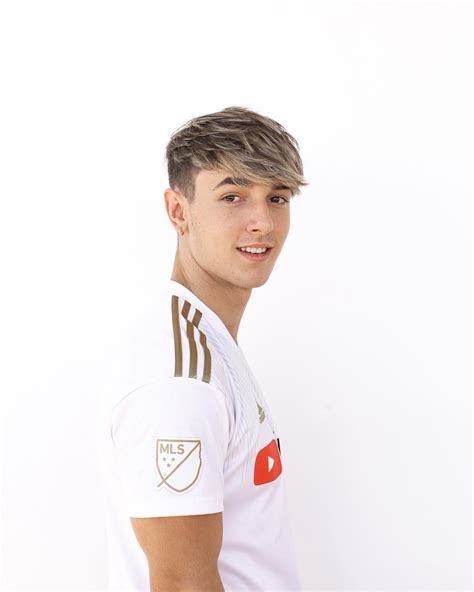 Bryce Hall's Dating Life -who Is His New Girlfriend? — Bio, Facts & Net Worth