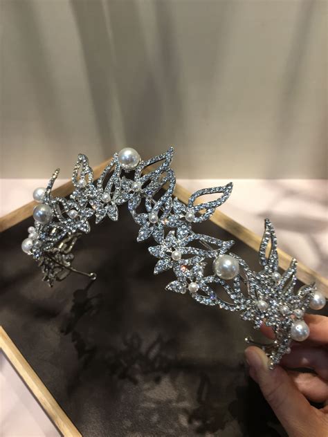 pin-by-kuai-fashion-jewelry-on-bride-crown-bride-crown,-diamond-bracelet,-crown-jewelry