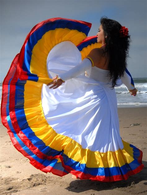vestido de la cumbia tradicional para mujeres colombia culturas trajes tipicos