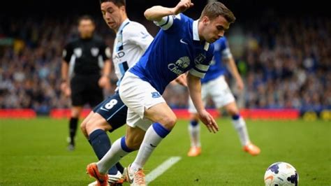Seamus Coleman Signs Five Year Contract Extension With Everton Joe Is The Voice Of Irish