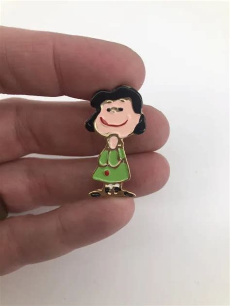 Vintage Lucy Van Pelt Charlie Brown Peanuts Enamel Hat Lapel Pin United