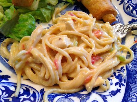 Place the mixture in the casserole pan and then top with the remaining 1/2 cup cheese. Stovetop Chicken Spaghetti - Dallas Duo Bakes