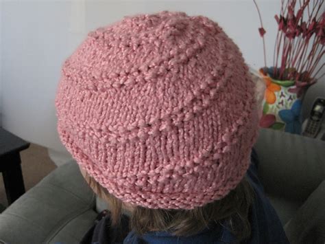 Featuring red heart super saver and its gorgeous array of colors, you know you'll find a shade that. Ravelry: Roll Brim Spiral Hat pattern by Barbara Breiter