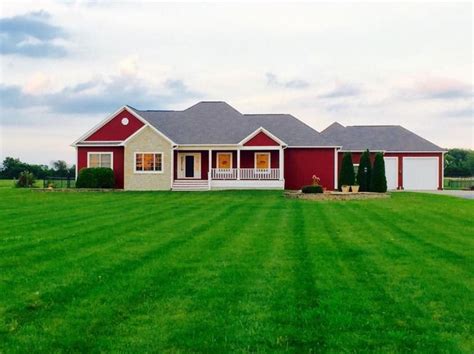 View interior and exterior paint colors and color palettes. Used Sherwin Williams "Crabby Apple" | House styles ...
