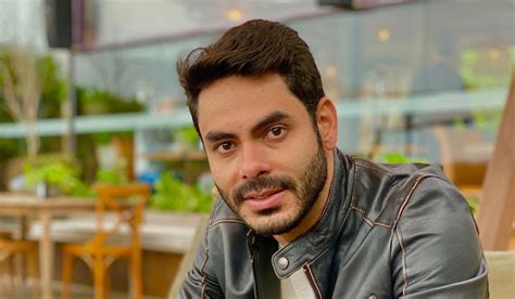 Her birthday, what she did before fame, her family life, fun trivia facts, popularity she has been linked romantically to brazilian singer rodolffo of the musical duo israel & rodolffo. Ex-marido de Rafa Kalimann, Rodolffo divide opiniões na ...