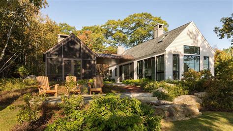 Charming New England Cottage With Idyllic Views Over Damariscotta River