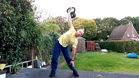 Co by si z emocemi nabitého filmu měl odnést zodpovědný řidič? Trening 13 minut z Kettlebell - YouTube
