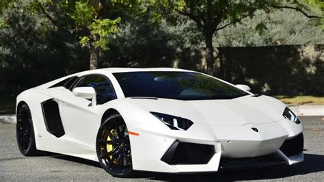 Matte White 2015 Lamborghini Aventador Coupe Is Well Optioned