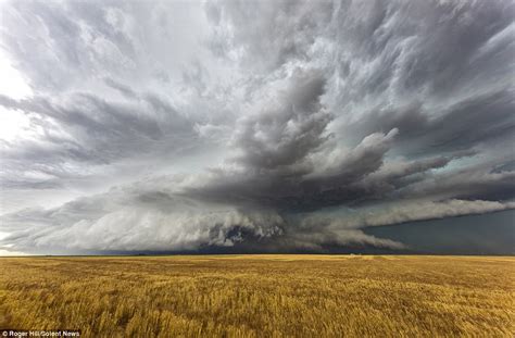 Photos Of Supercells Show Beauty Before The Storms Hit Daily Mail Online