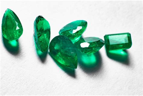 The 5 Main Types Of Emerald Cuts And Shapes Biron® Gems