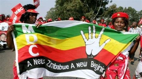 حركة التغيير الديمقراطي المعارضة في زيمبابوي تتخلى عن الطعن في فوز موغابي بالرئاسة Bbc News عربي