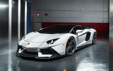 Download Lamborghini Aventador Sports Car White