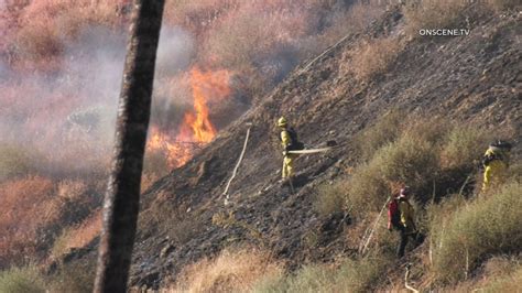 redlands firefighters quickly extinguish brush fire onscene tv