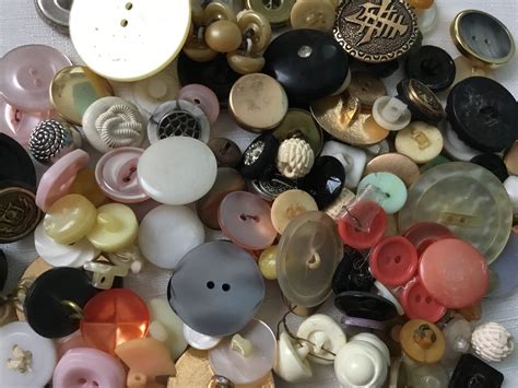 Lot Of Assorted Buttons Vintage Buttons 8 Ounces Of Buttons Etsy