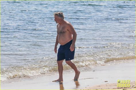 Alec Baldwin Hits The Beach With Pregnant Wife Hilaria In The Hamptons Photo 4473270 Alec