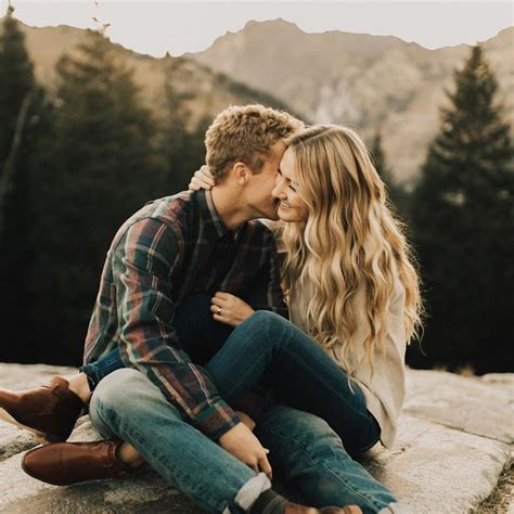 Que Amor Engagement Photography Couple Photography Photography Poses