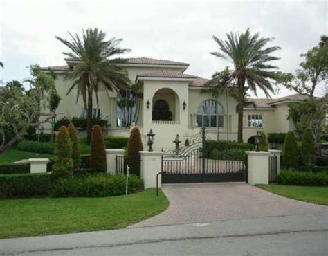 Uniquely in downtown miami, a lot of the growing is up instead of out. Miami Houses Homes In Miami Beach | House Plans
