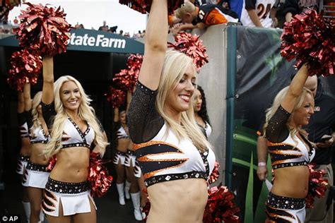 Cincinnati Bengals Will Pay 255k For Paying Cheerleaders Below Minimum Wage Daily Mail Online