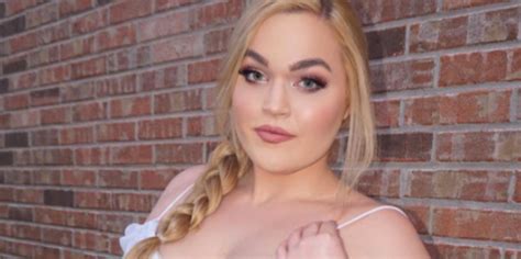 Fashion Vlogger Loey Lane Epically Schools Body Shamers With Her Fat Girl Summer Dress Code