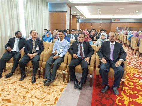 Calon yang layak dikehendaki mendaftar di sekolah yang ditawarkan terlebih dahulu. BLOG SMK. SG. CHOH (SEMESCO): LAWATAN KE PARLIMEN ...