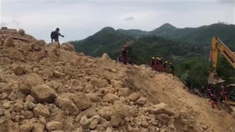 Landslide Kills 21 Buries Houses In Philippines