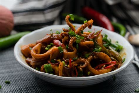Hari ini db kongsikan resepi sotong masak kicap yang sedap dan mudah. Resepi Sotong Masak Kicap Lazat Menggunakan 12 Bahan Asas
