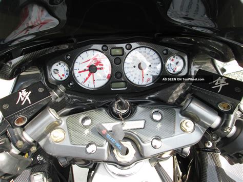 2005 suzuki hayabusa gsxr 1300 with new engine and low miles! 2005 Suzuki Hayabusa Gsxr 1300 05 Busa