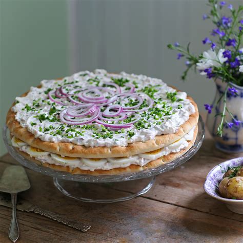 Älvsbyn, bränder, coronaviruset och livsmedelsarbetareförbundet. Underbara Claras silltårta - Recept - Tasteline.com
