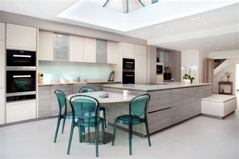 Home kitchens a quality nobilia german handleless kitchen at trade prices structura handleless nobilia kitchen structura handleless step 4 wall units step 4. Handleless matt cashmere & grey wood effect kitchen/dining ...