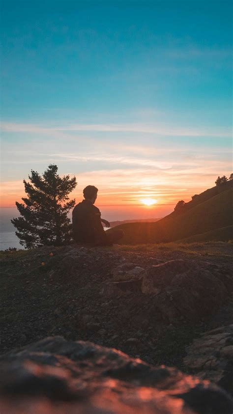 Namun ternyata gak hanya karakter perempuan lo yang. Pin by Ahmed Nour on sunrise | Loneliness photography, Silhouette photography, Alone photography