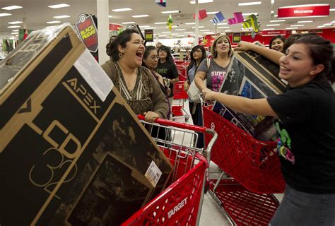 What Stores Are Having Black Friday Sales 2012 - The Black Friday Chaos - SocialMaharaj