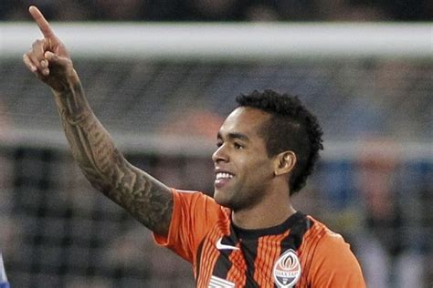 China's jiangsu suning have signed brazilian alex teixeira for 50 million euro ($56. Teixeira a China por 50 millones | Capsulas de Carreño