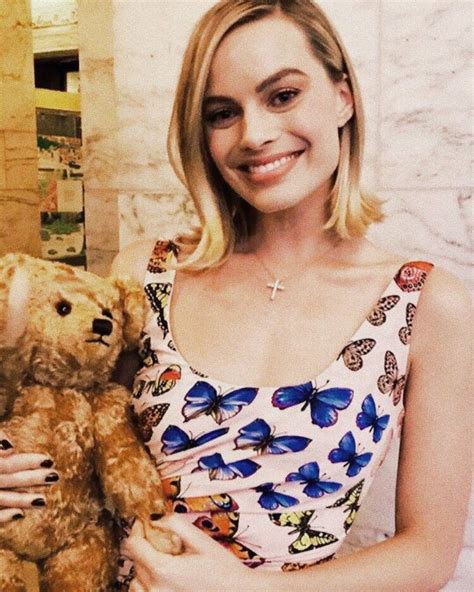 Margot Robbie Margot Robbie Margot Robbie Hot Robbie