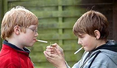 ۱۳ توصیه به والدین برای پیشگیری از سیگاری شدن فرزندان پارسی گو