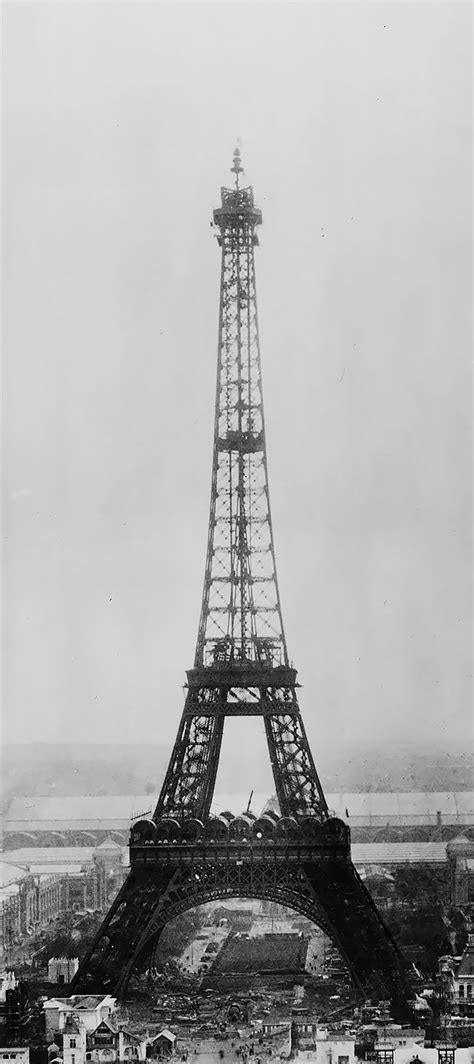 Historical Photographs Of The Eiffel Tower Building Fubiz Media